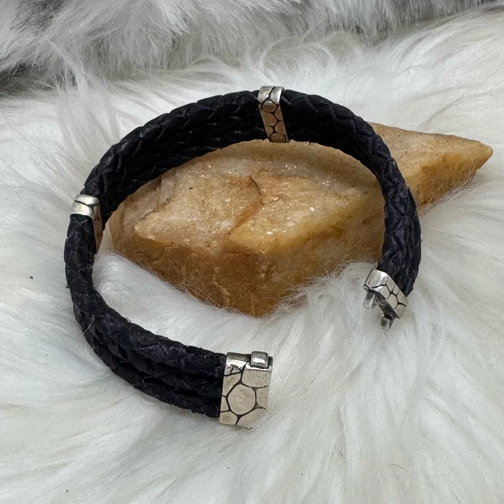 John Hardy Black Leather Men’s Bracelet w/Kali .925 Sterling Silver